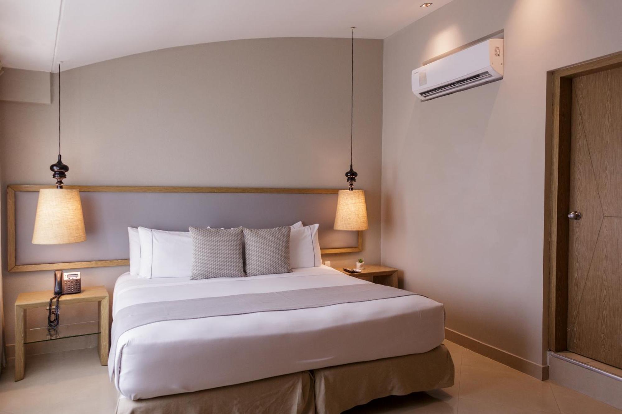 Santa Cecilia Hotel 3*