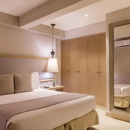 Hotel Santa Cecilia 3*