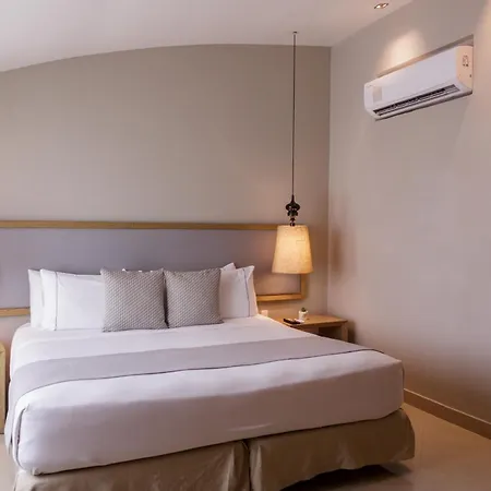 Santa Cecilia Hotel 3*