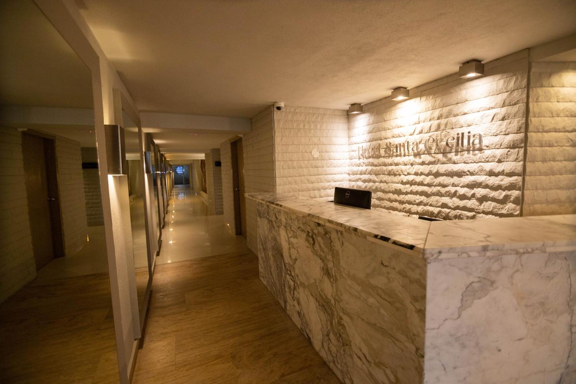 Hotel Santa Cecilia 3*