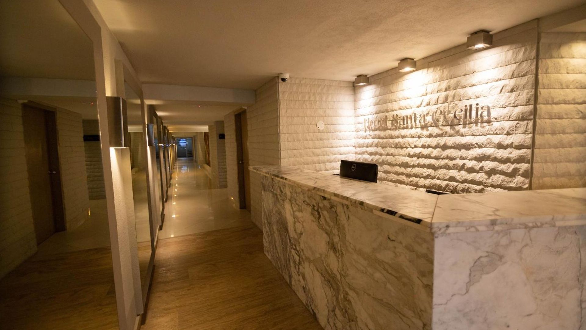 Hotel Santa Cecilia 3*