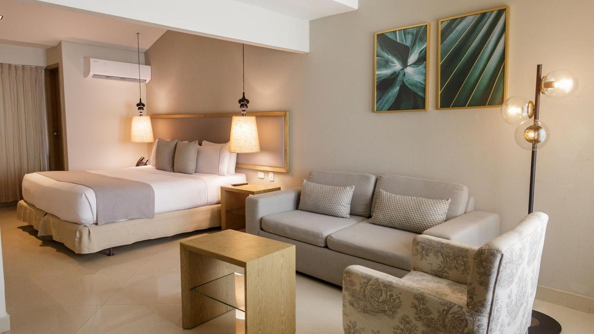 Hotel Santa Cecilia 3*
