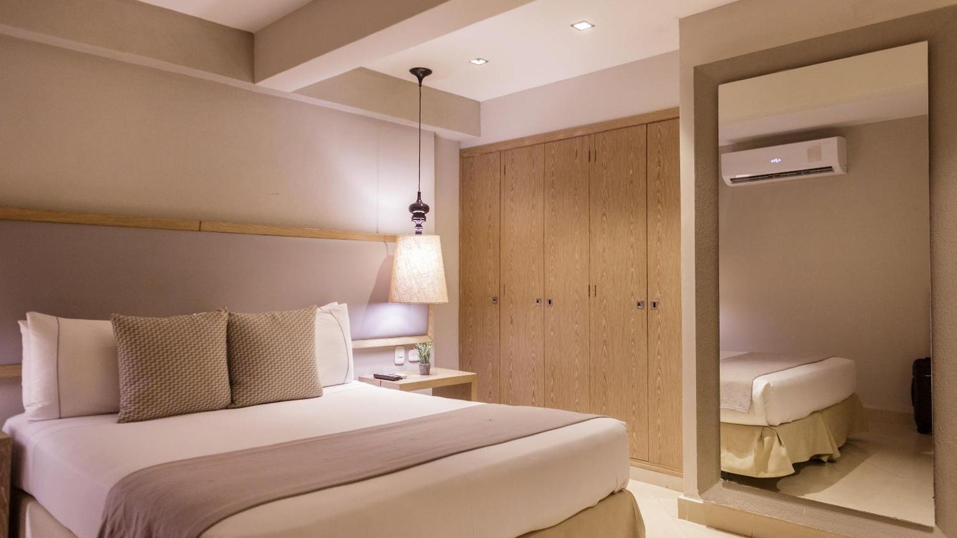 Hotel Santa Cecilia 3*