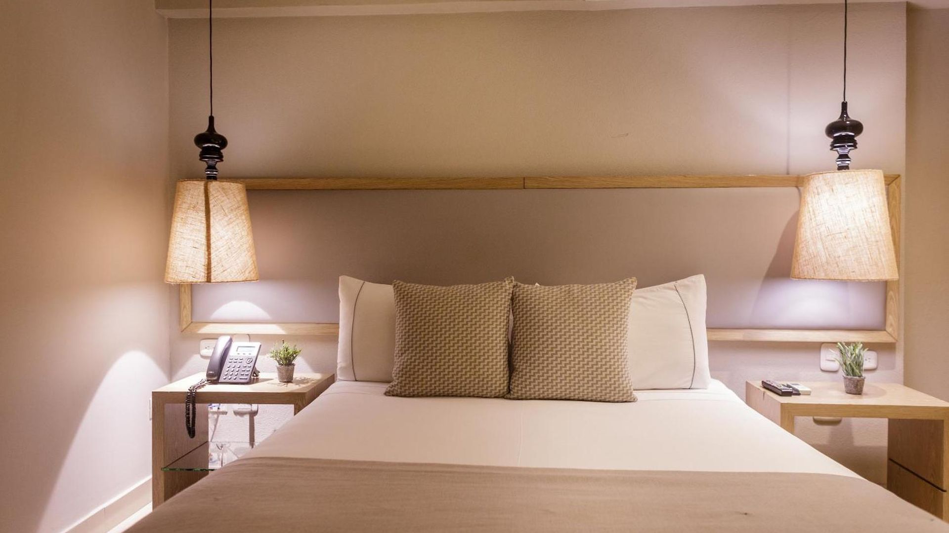 Hotel Santa Cecilia 3*