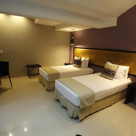 Hotel Santa Cecilia 3*